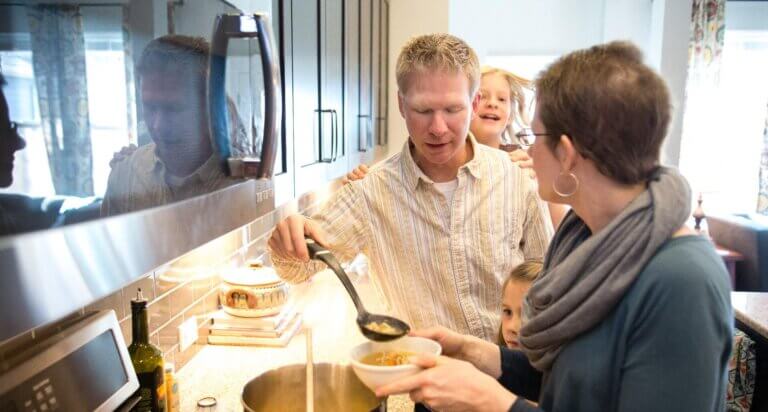Food Gives Working Mom Strength to Beat Breast Cancer