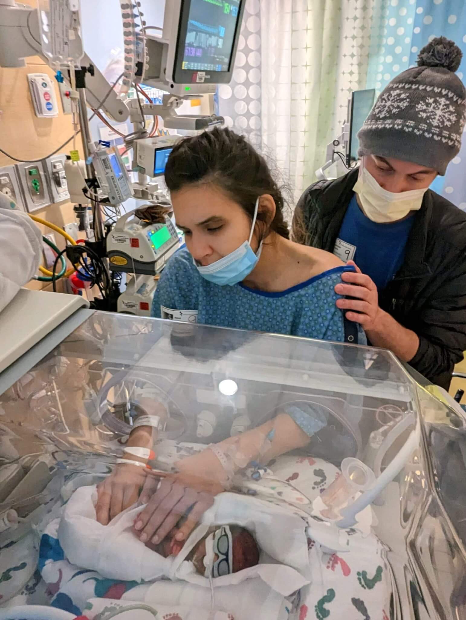 Alyssa and her husband Richard with their son Noah at the NICU